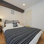 Dynastypalace Inn