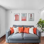 Best Location Lux Home, 2 Blocks To Sbwy, Sleeps 9