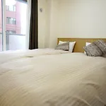 Momo Premium 403