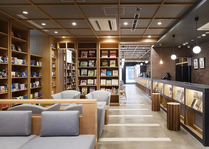 Lamp Light Books Hotel Sapporo
