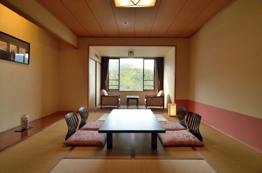 Ryokan Jozankei Manseikaku Milione 4*