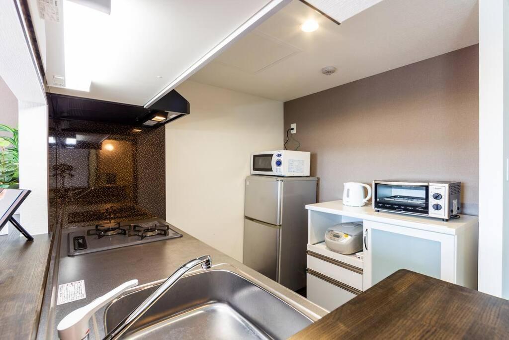 Apartment Edifice *