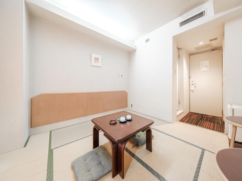 Tetora Spirit Hotel 2*