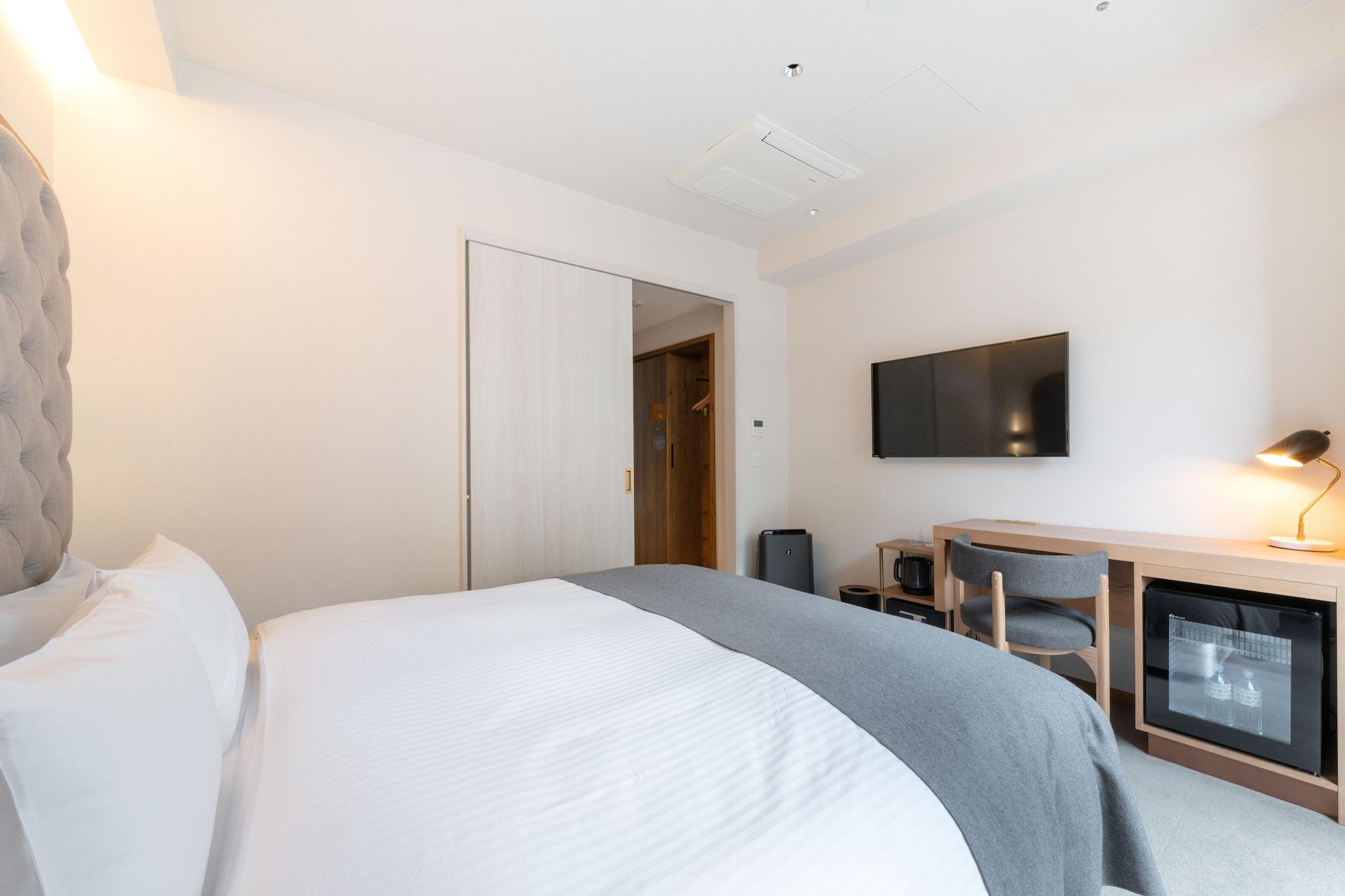 The Knot Hotel 3*