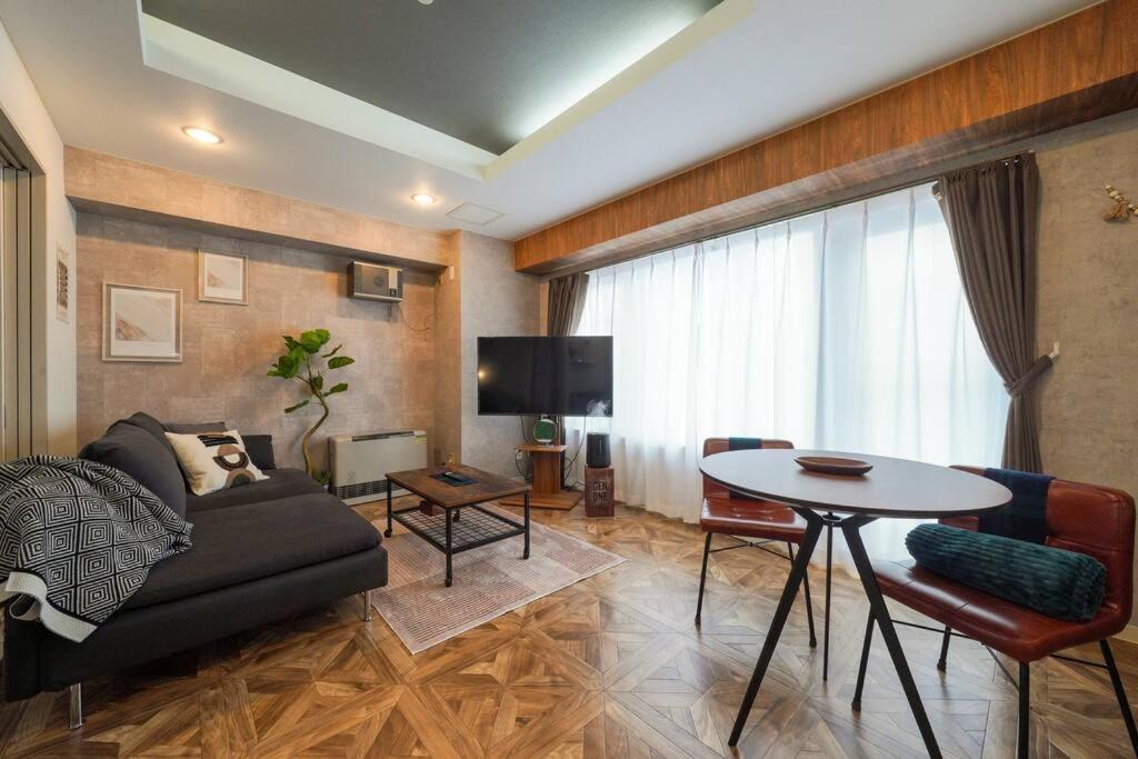 Dynasty Palace 9f Apartment *