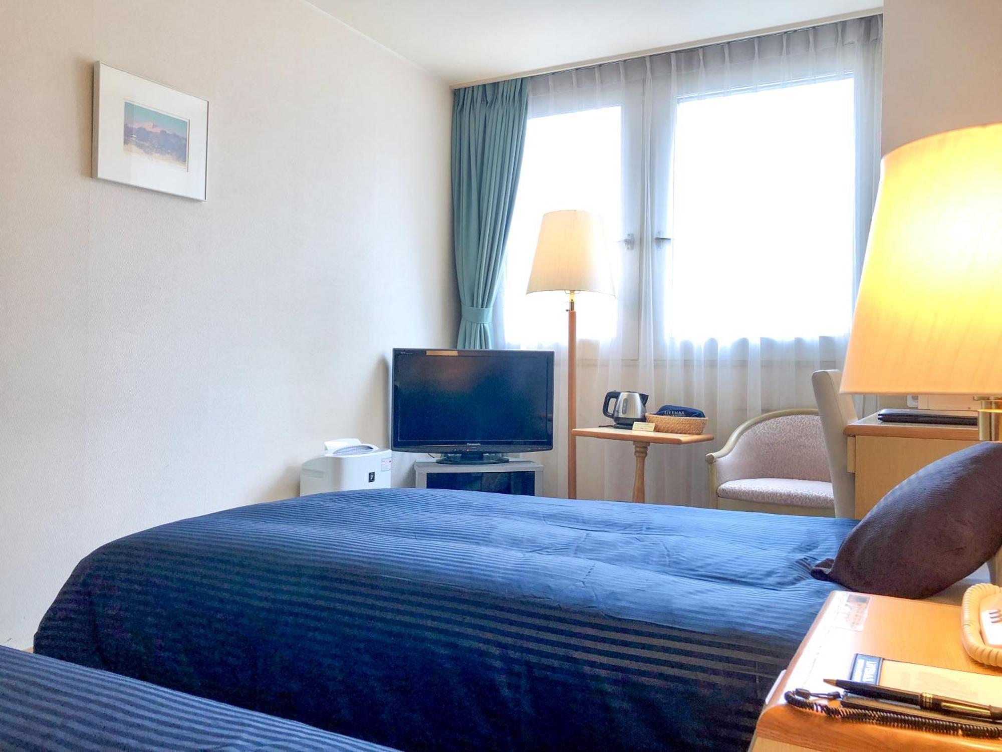 Livemax Ekimae Hotel