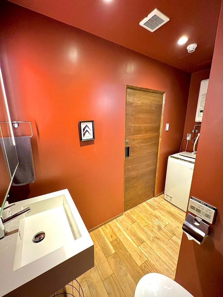 Swiss Apartment *