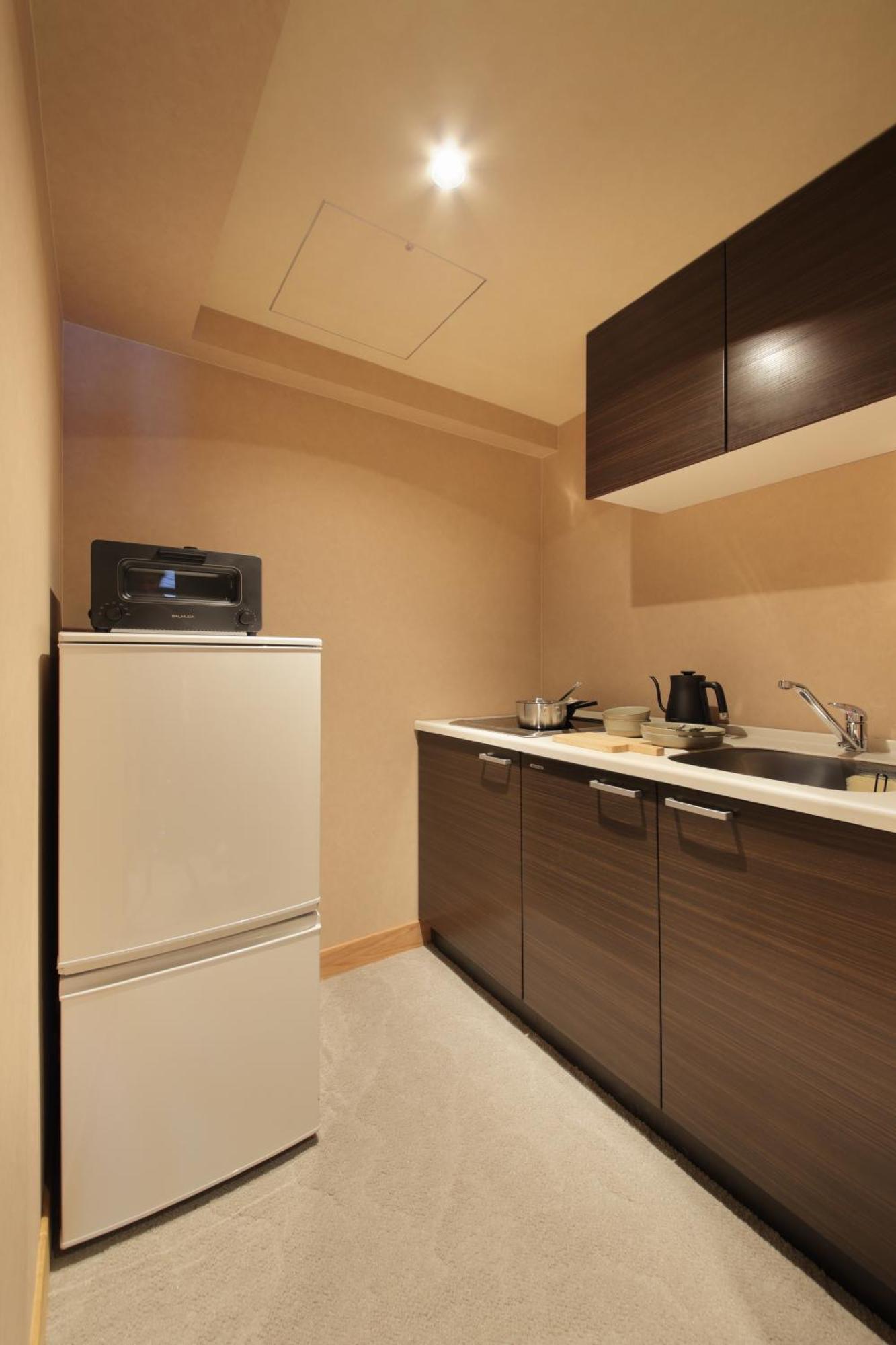 Unwind & Bar Hotel