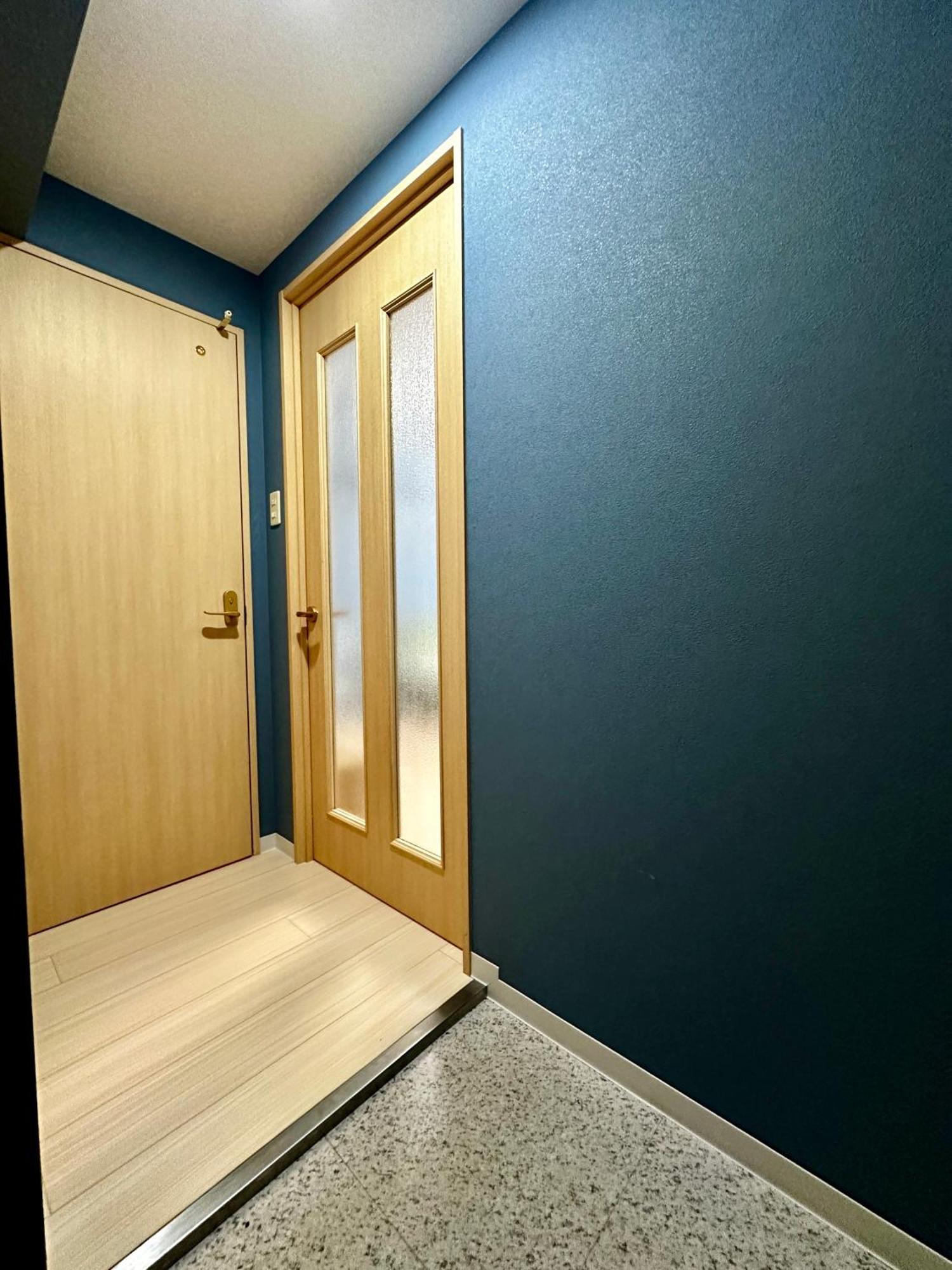 Apartment 8-1札幌駅徒歩7分の好立地マンション　利便性良しで広い室内空間 *