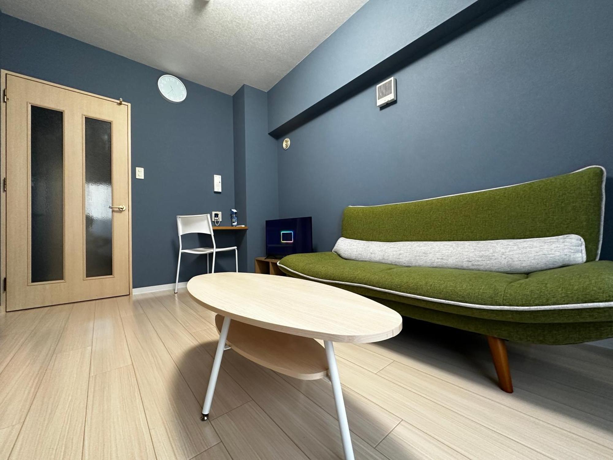 Apartment 8-1札幌駅徒歩7分の好立地マンション　利便性良しで広い室内空間 *