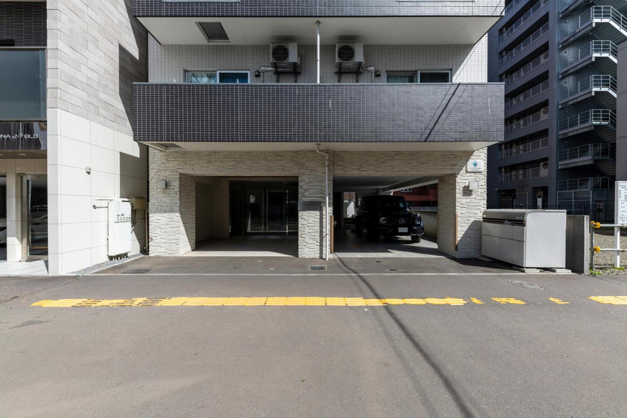 Hills 201 Apartment *