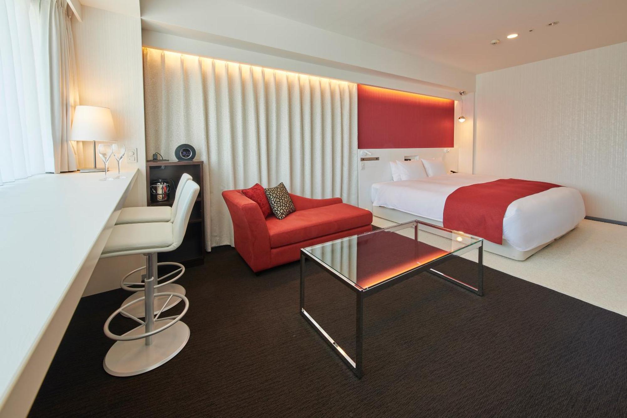 Cross Hotel