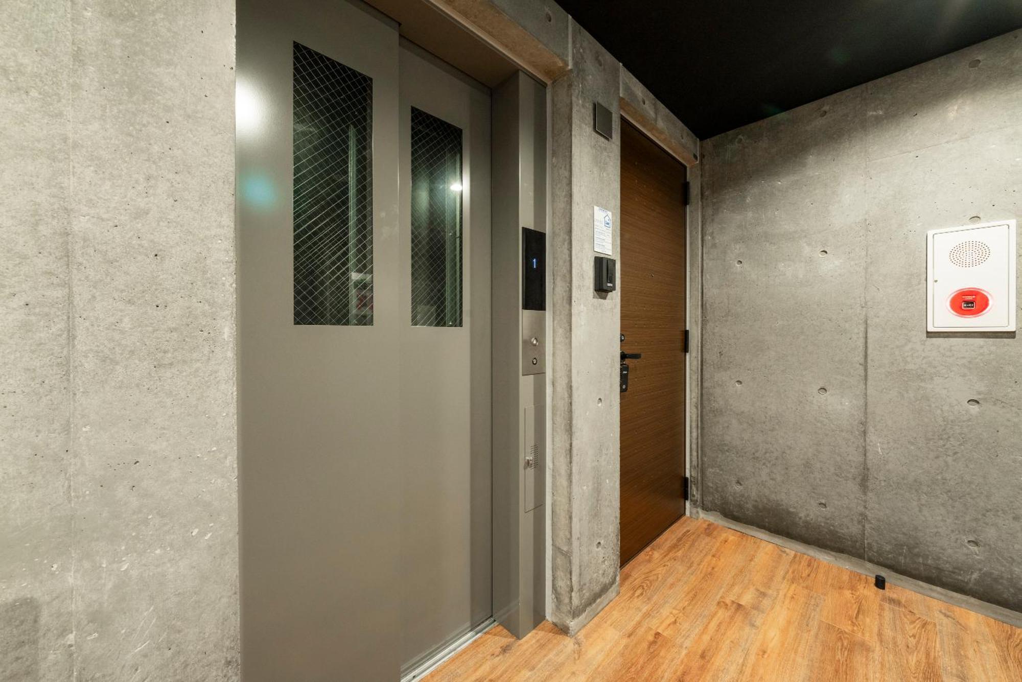 Apartment Utopia *