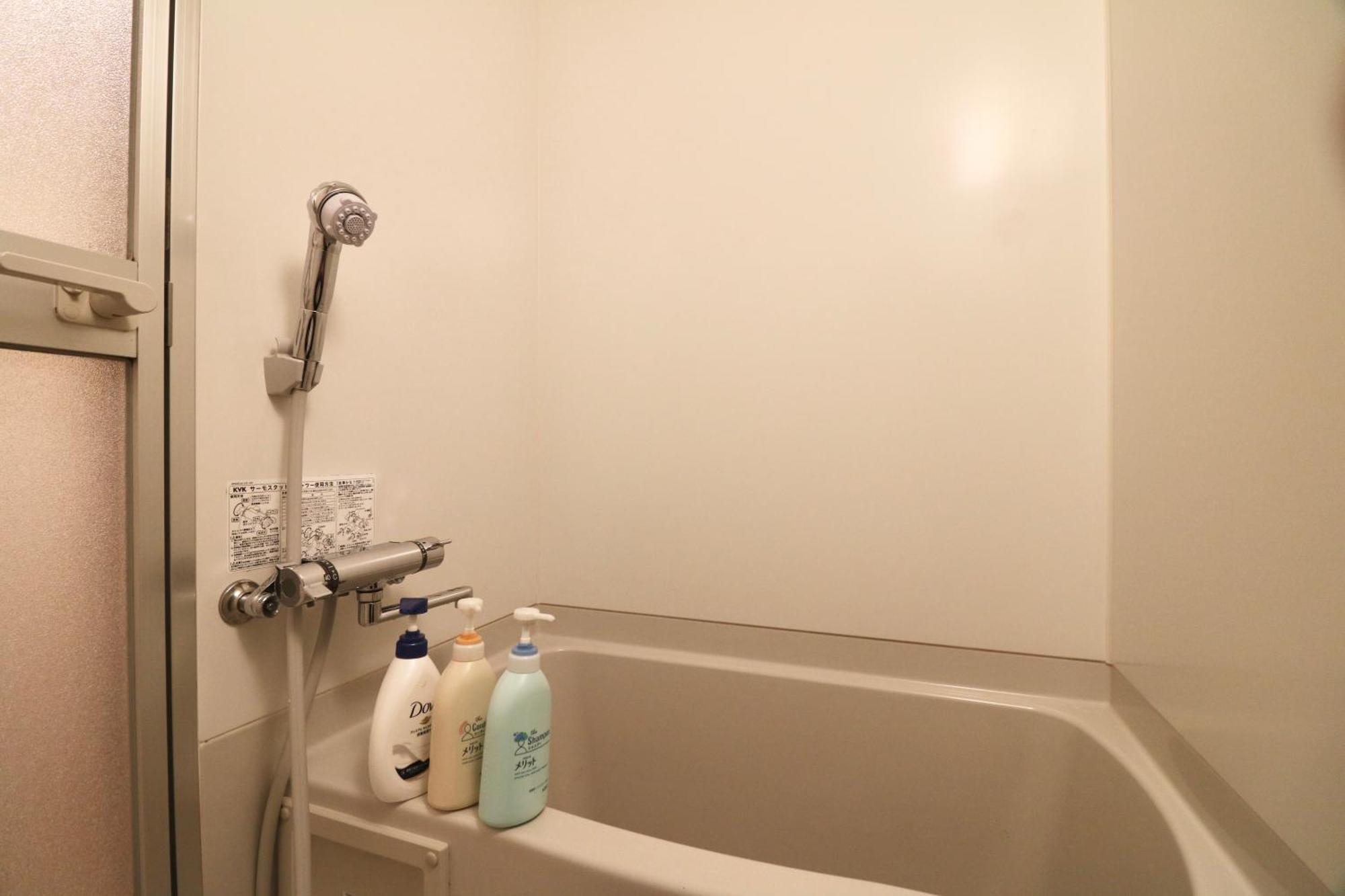 Sky Court 717 *