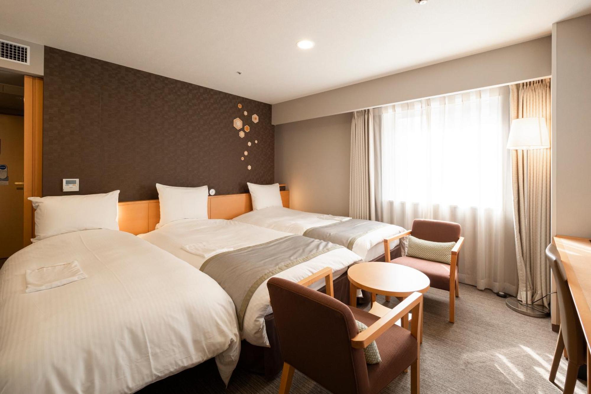 Richmond Ekimae 3*