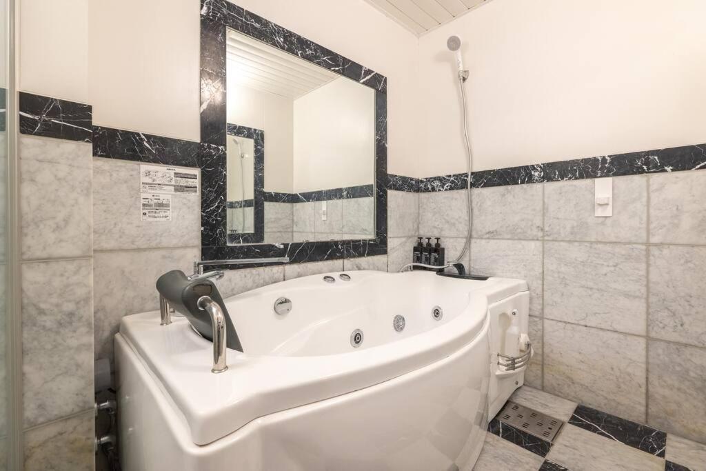 60 M2 2br And 1 2 Nakajima Park Station Apartment