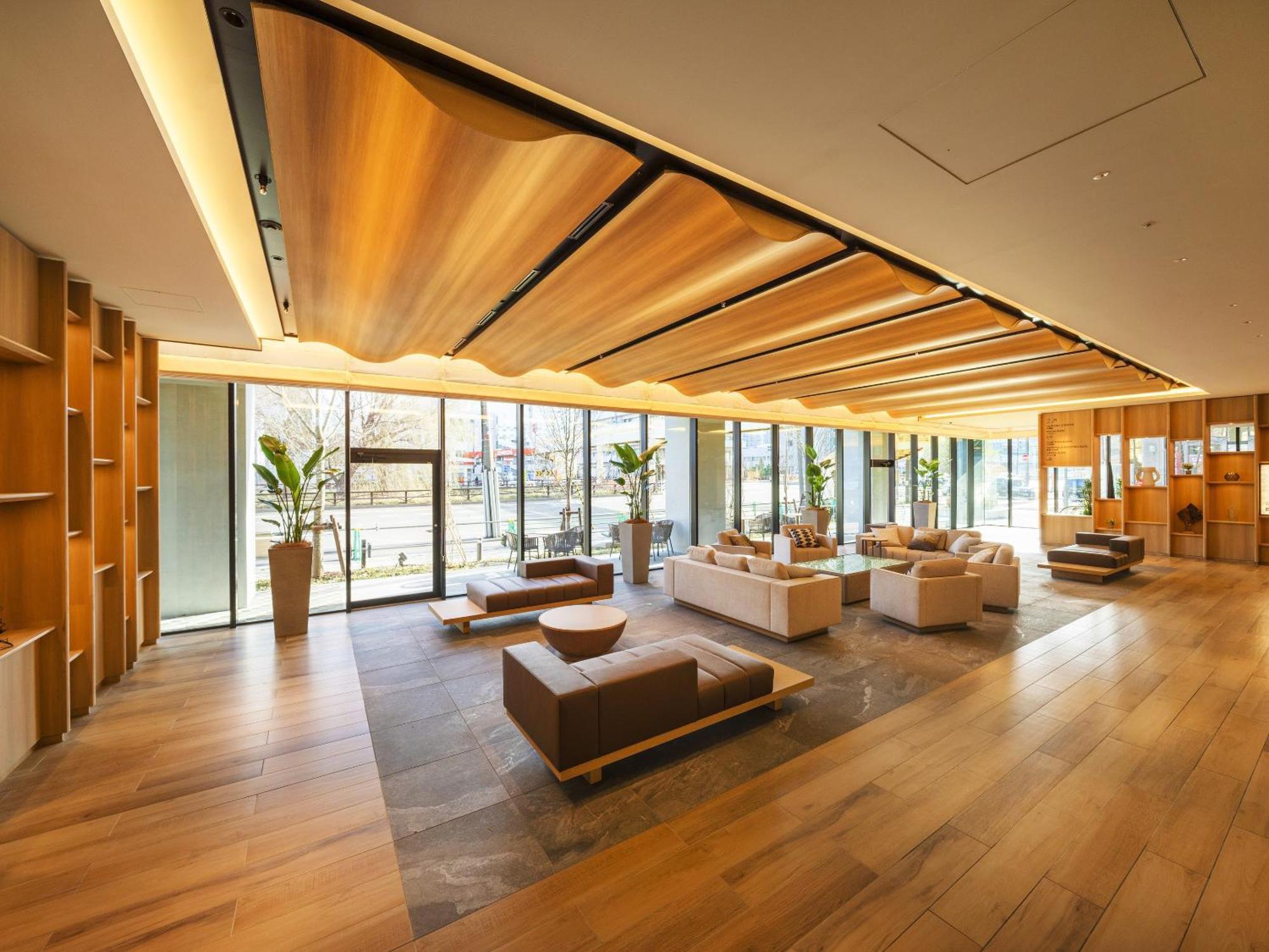 Emion Hotel 4*