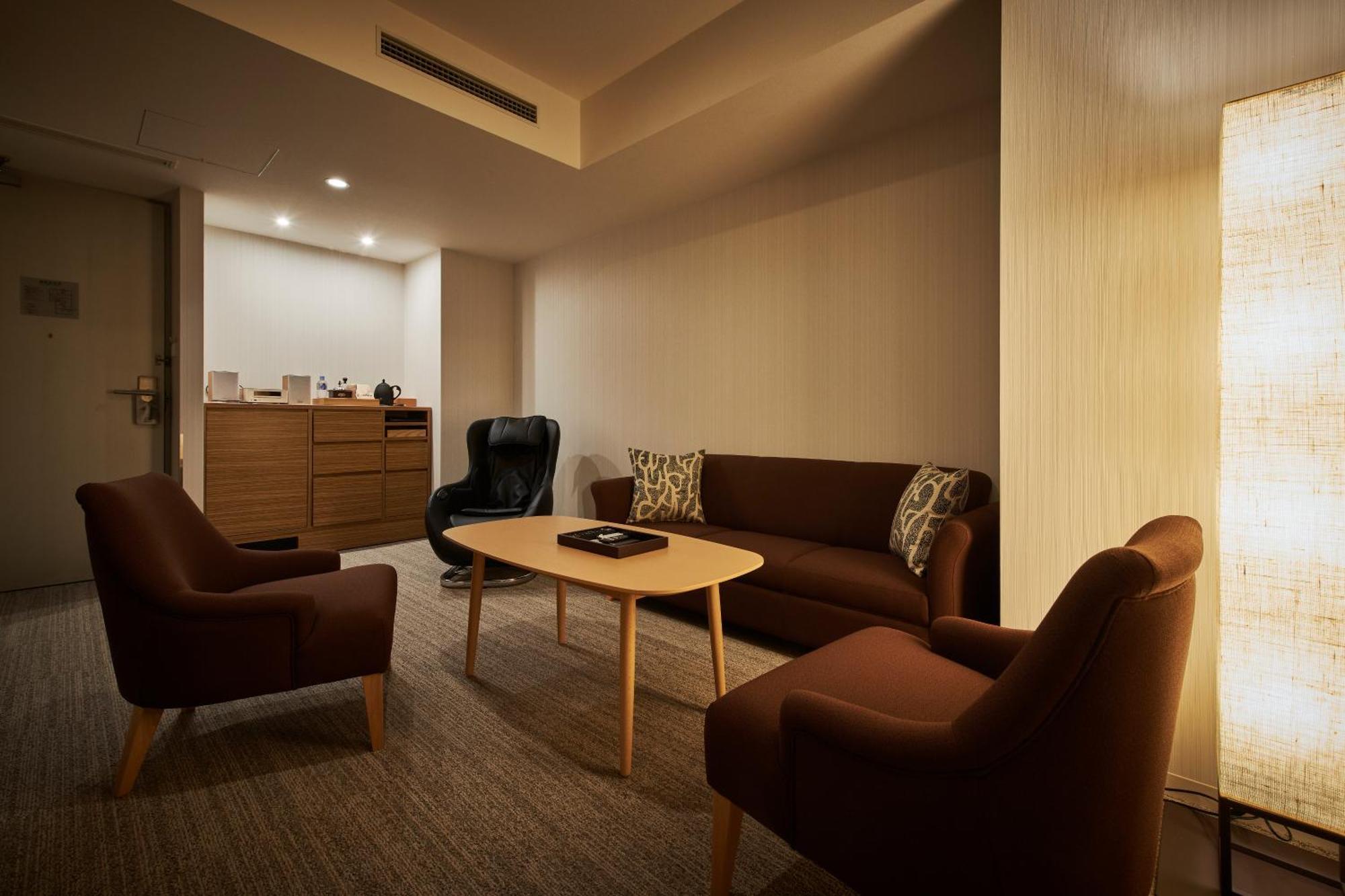 Cross Hotel