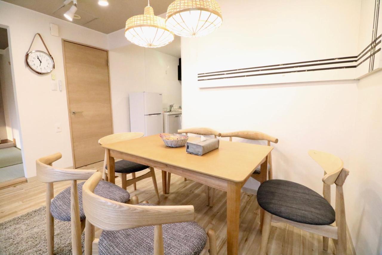 Sky Court 717 *