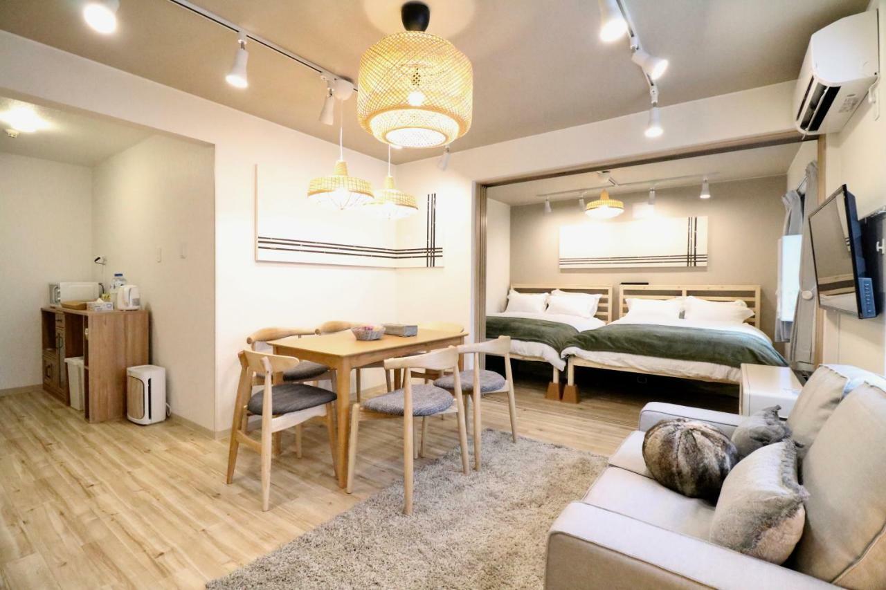 Sky Court 717 *