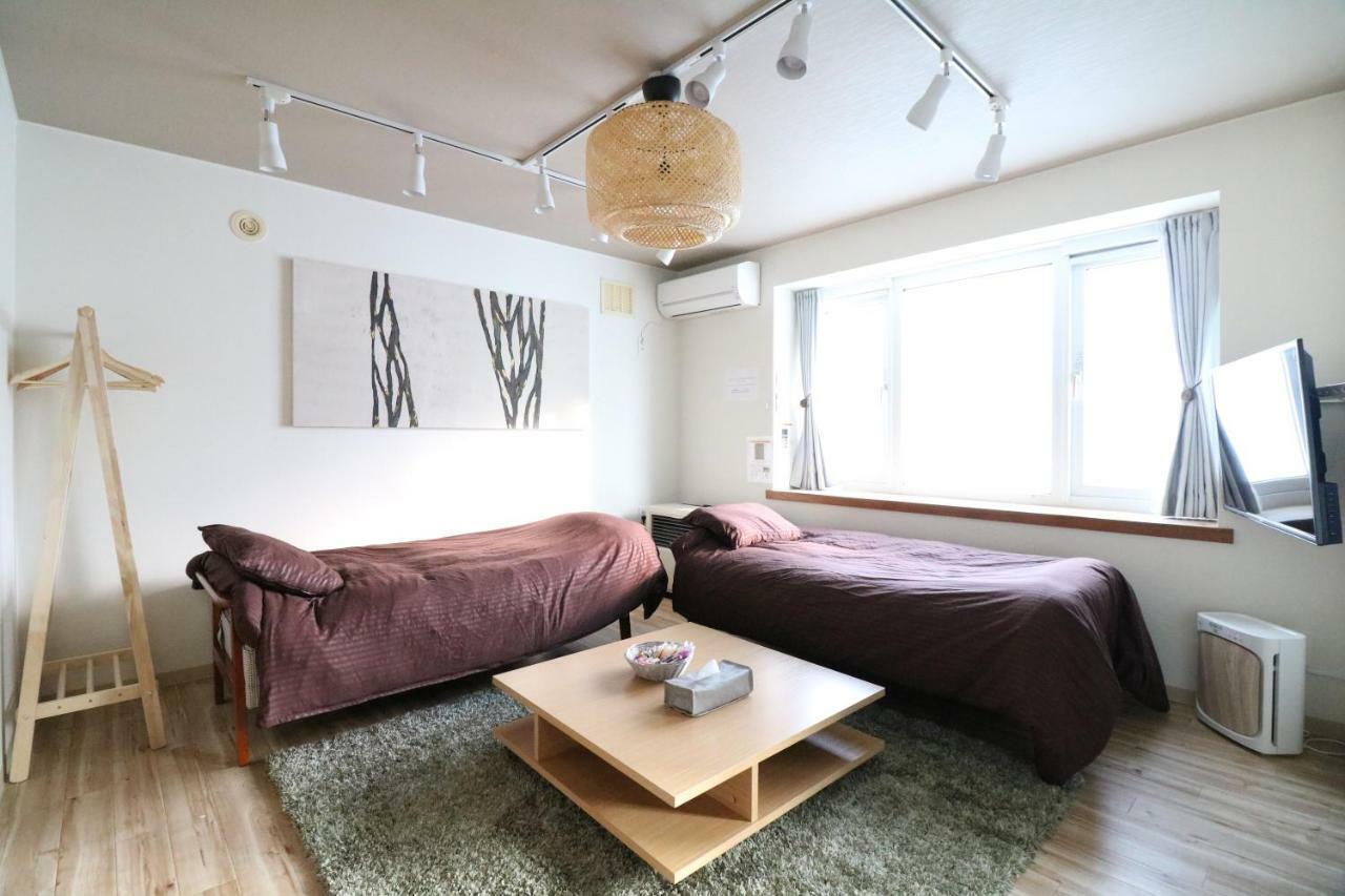 Sky Court 717 *