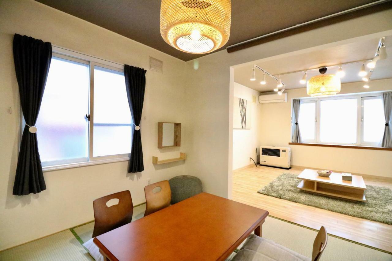 Sky Court 717 *