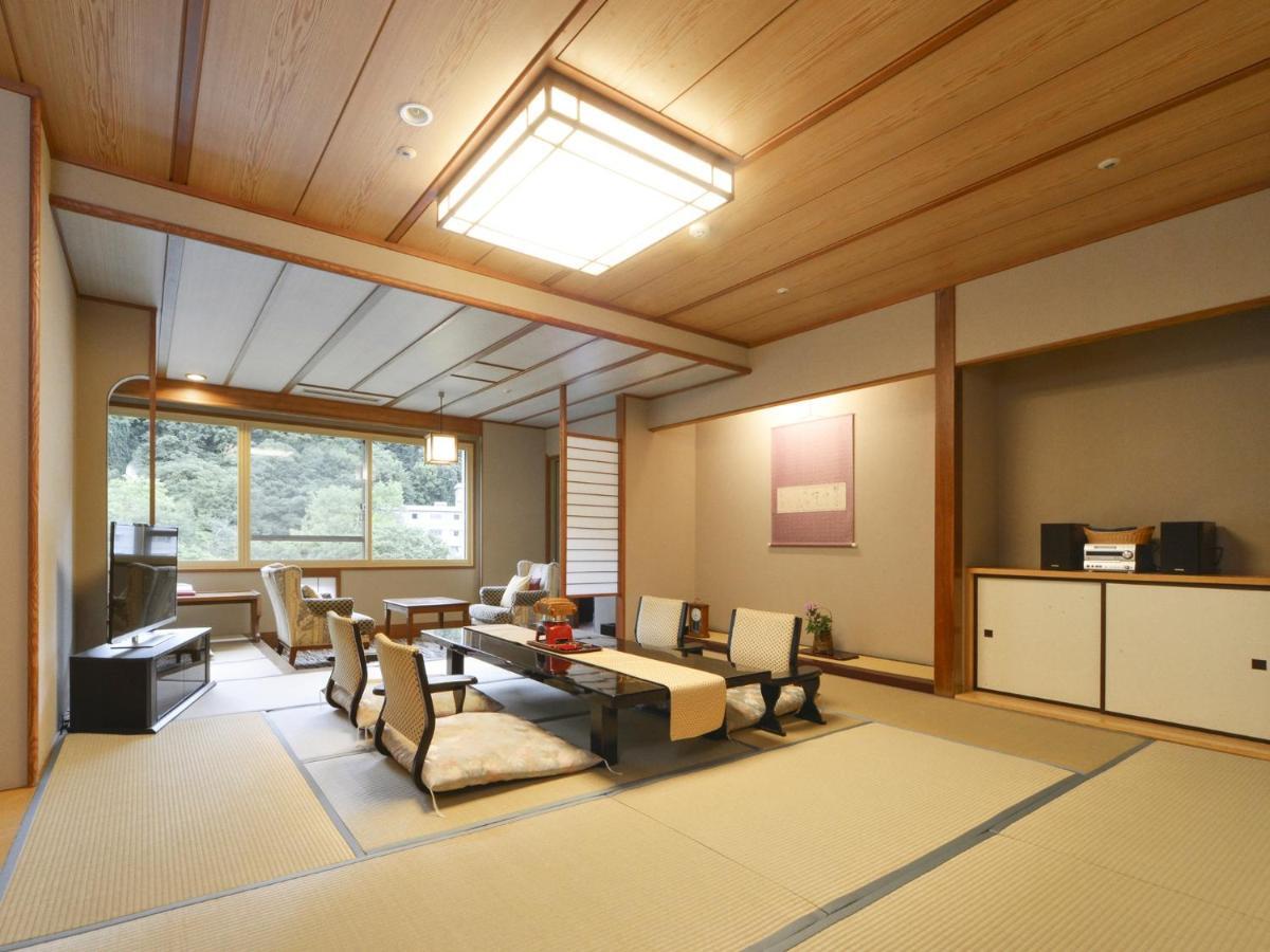 Hanamomiji Ryokan
