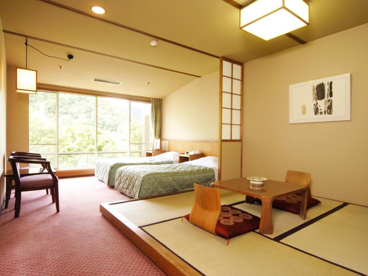 Ryokan Jyozankei Shikanoyu 4*