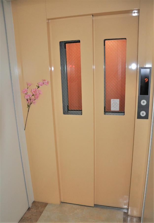 Feel Apartment *