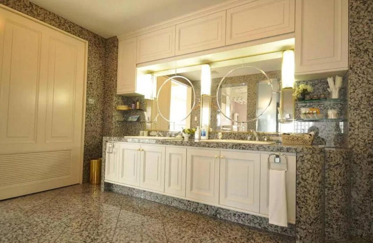 Luxury House *