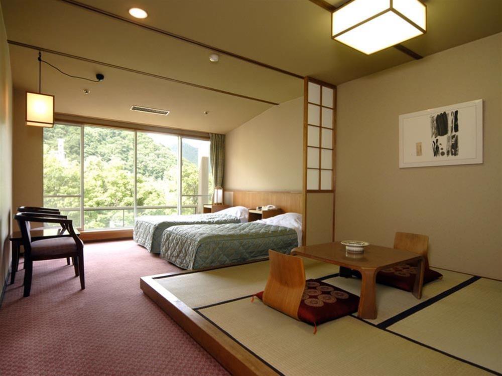 Ryokan Jyozankei Shikanoyu 4*