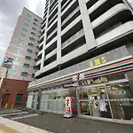 今年新規op 最大9人 すすきのエリア 札幌観光に抜群の立地 空港直通バス停すぐ 高速wi-Fi完備