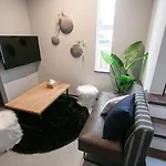 Uchi Living Stay Kcu