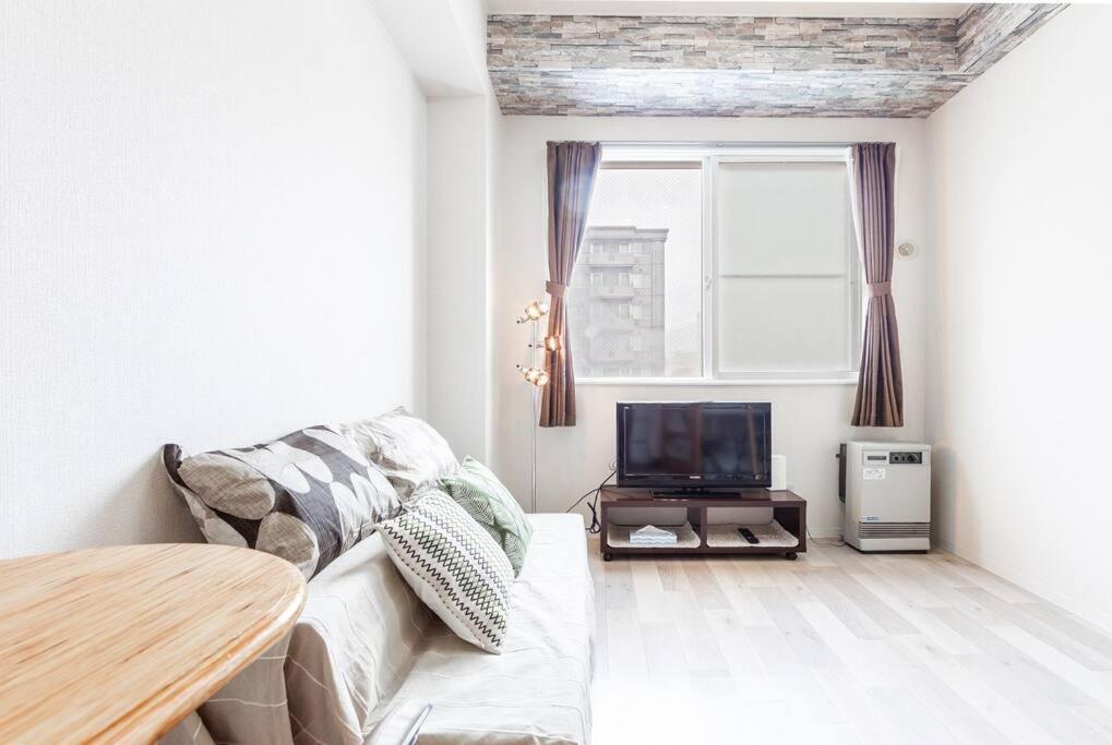 Hideout Apartment *