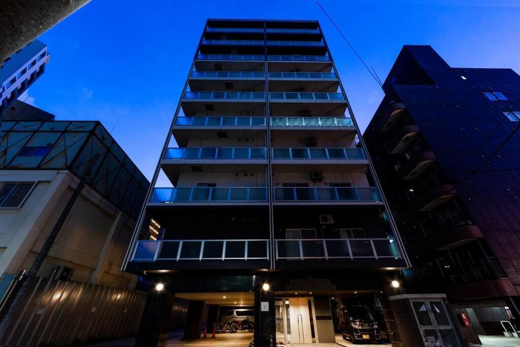 Apartment Crimson