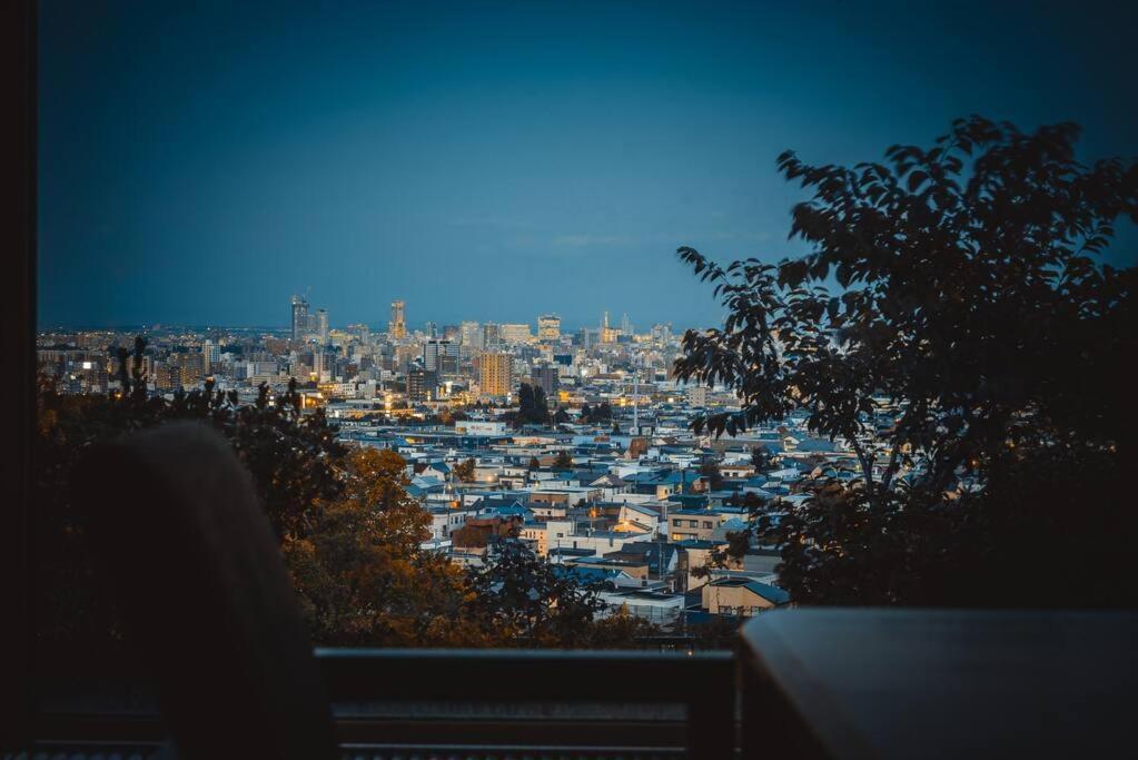 札幌西野夢幻夜景附庭院 Night View House *