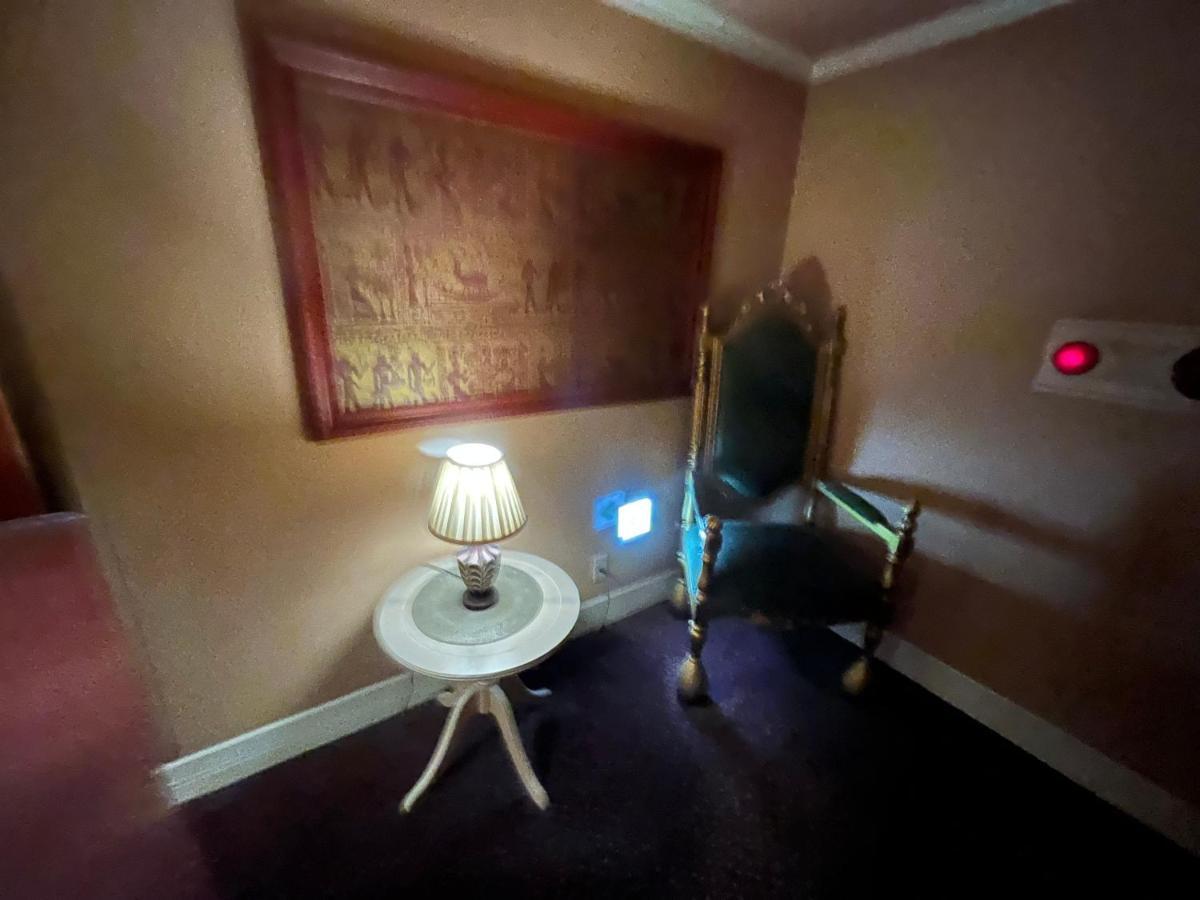 Pharaoh-adult Only Love hotel