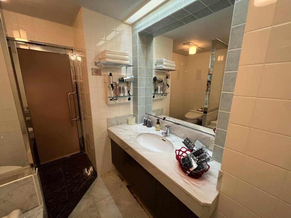 Love hotel Pharaoh-adult Only