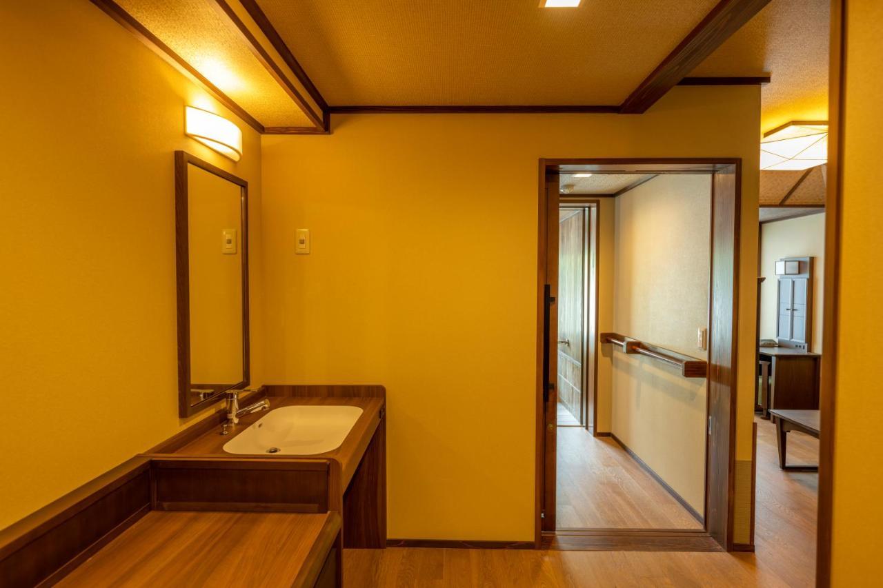 Ryokan Jozankei Onsen Yurakusoan 4*