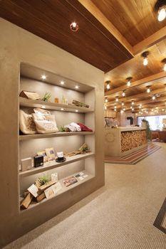 Unwind & Bar Hotel