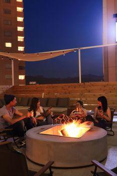 Hotel Unwind & Bar