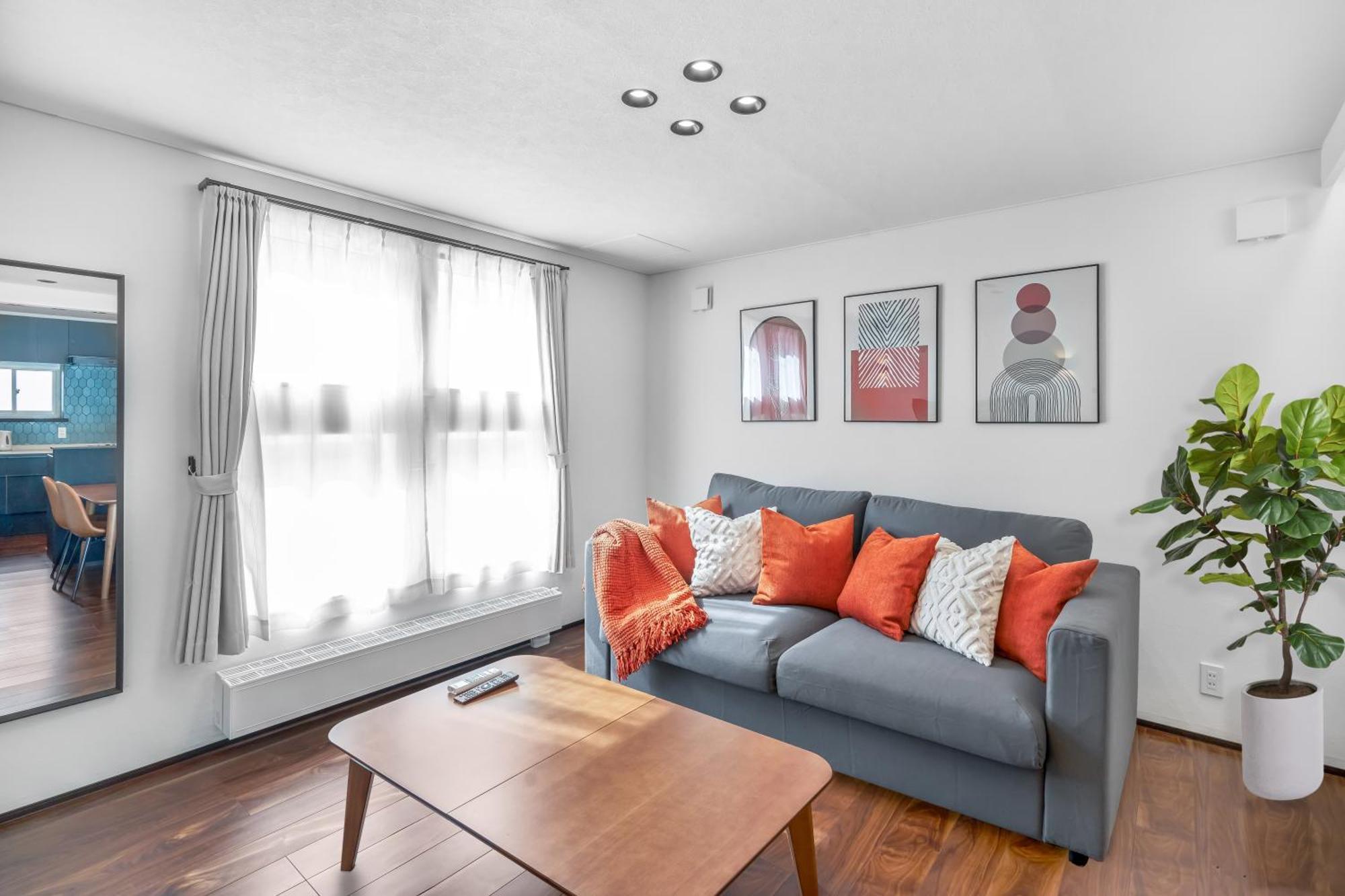 Location Lux Home, 2 Blocks To Sbwy, Sleeps 9