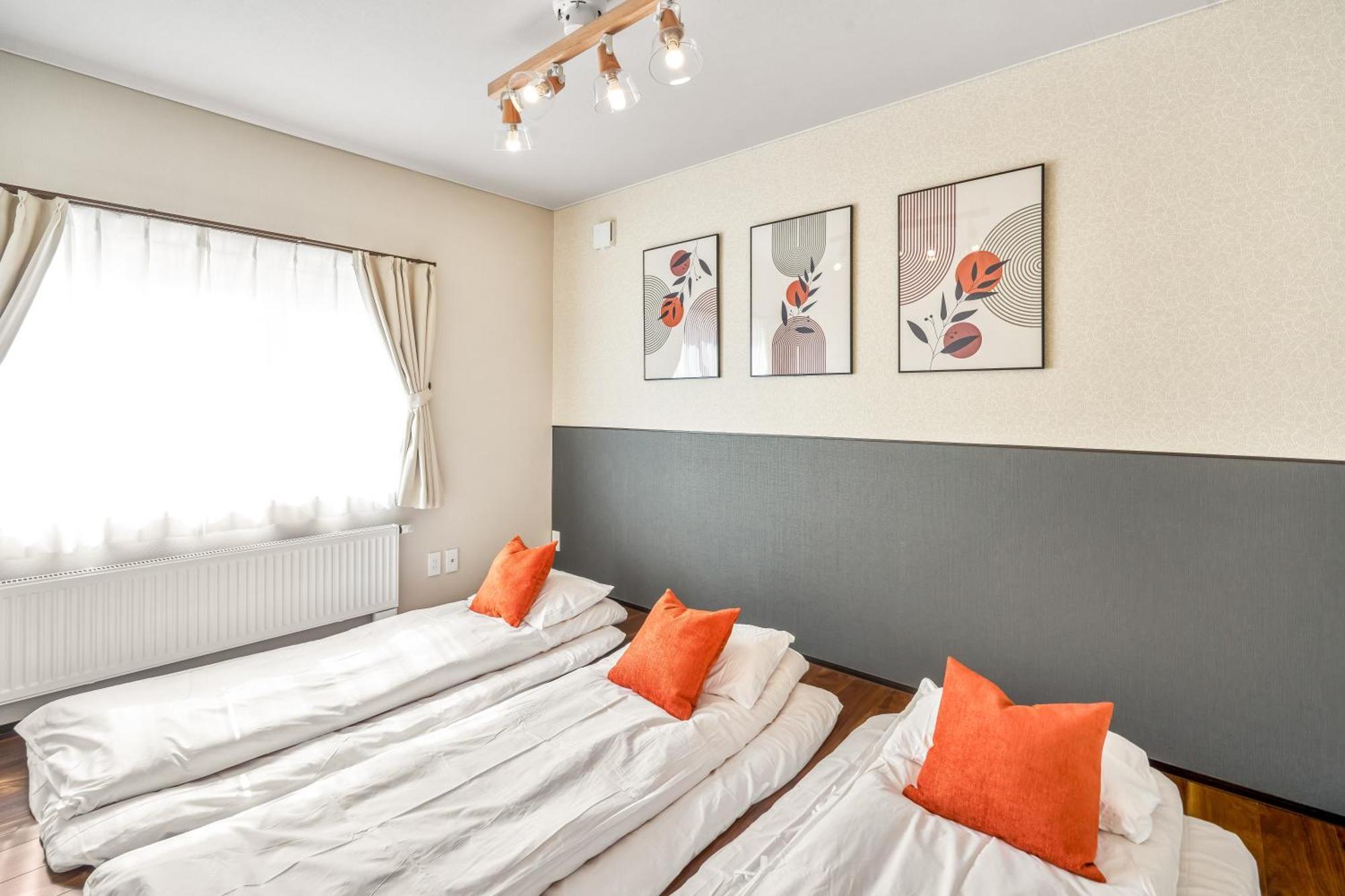 Location Lux Home, 2 Blocks To Sbwy, Sleeps 9 *