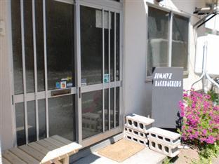 Jimmyz Backpackers *