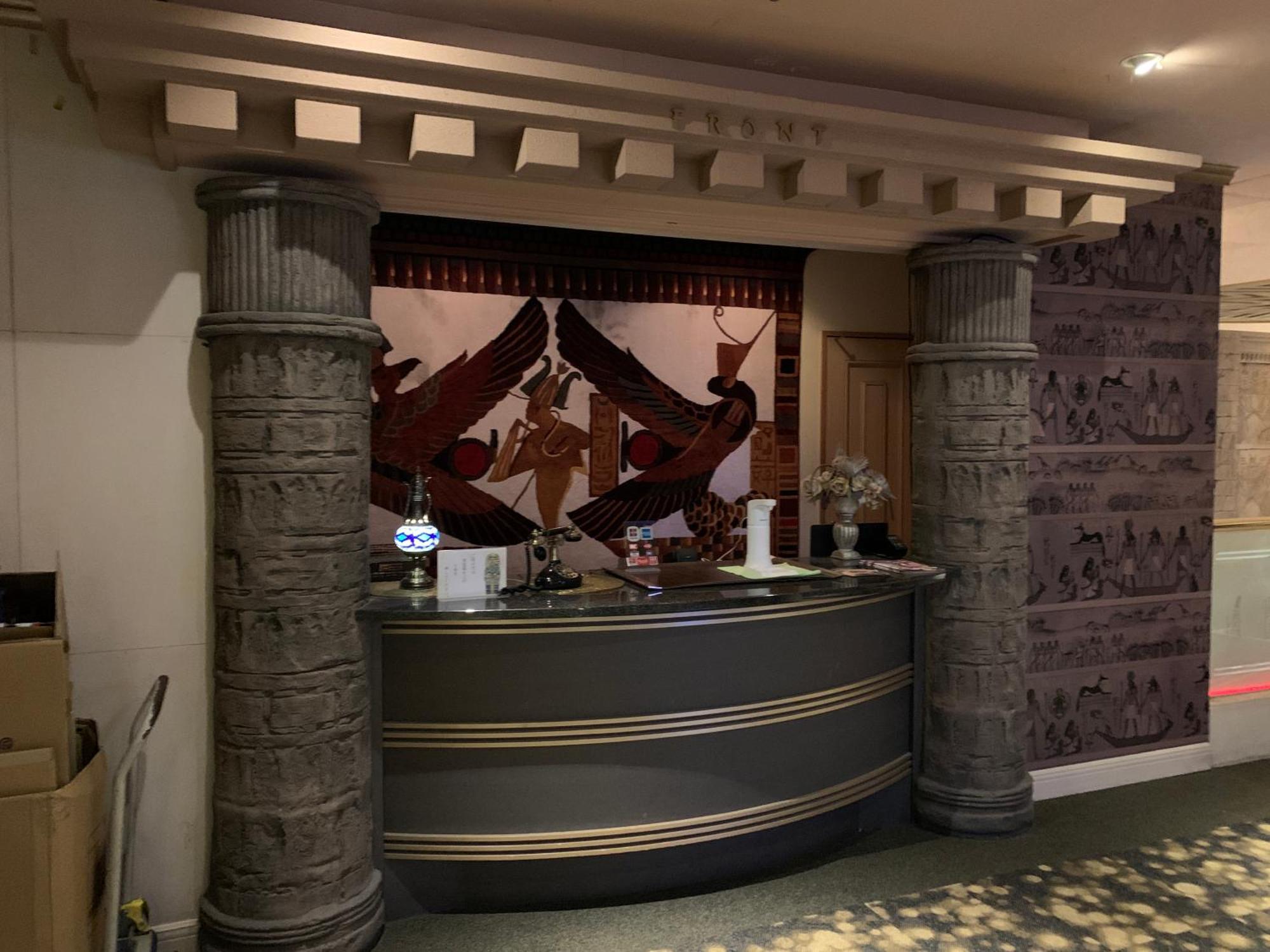 Love hotel Pharaoh-adult Only