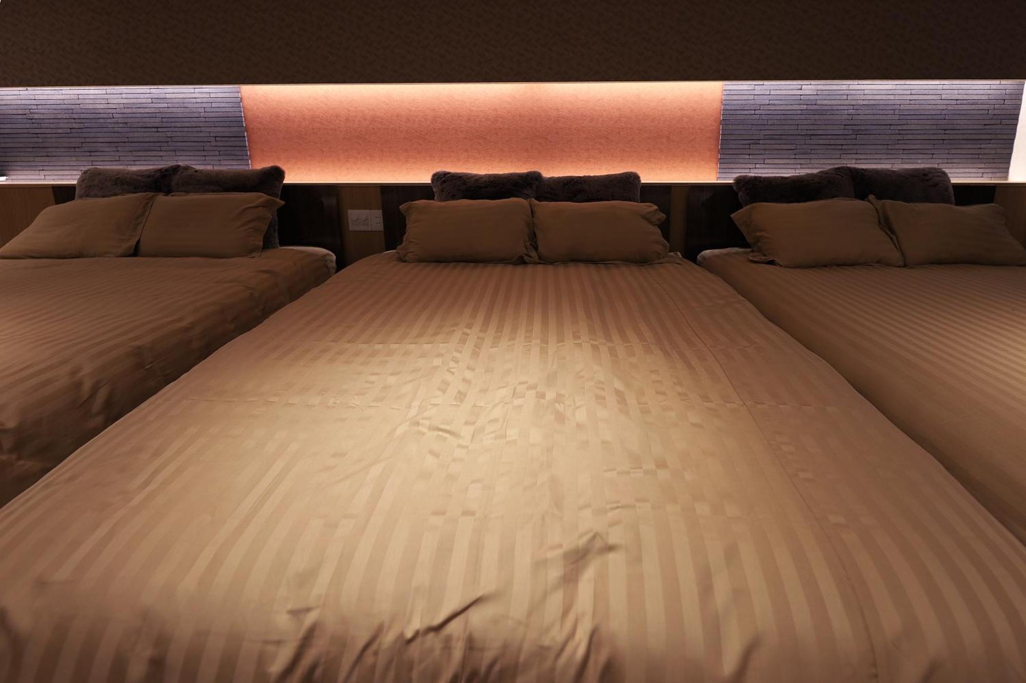 -newopen-molinhotels702-sapporoonsenstory-1l2room K-bed1&w-bed3 8persons Sapporo