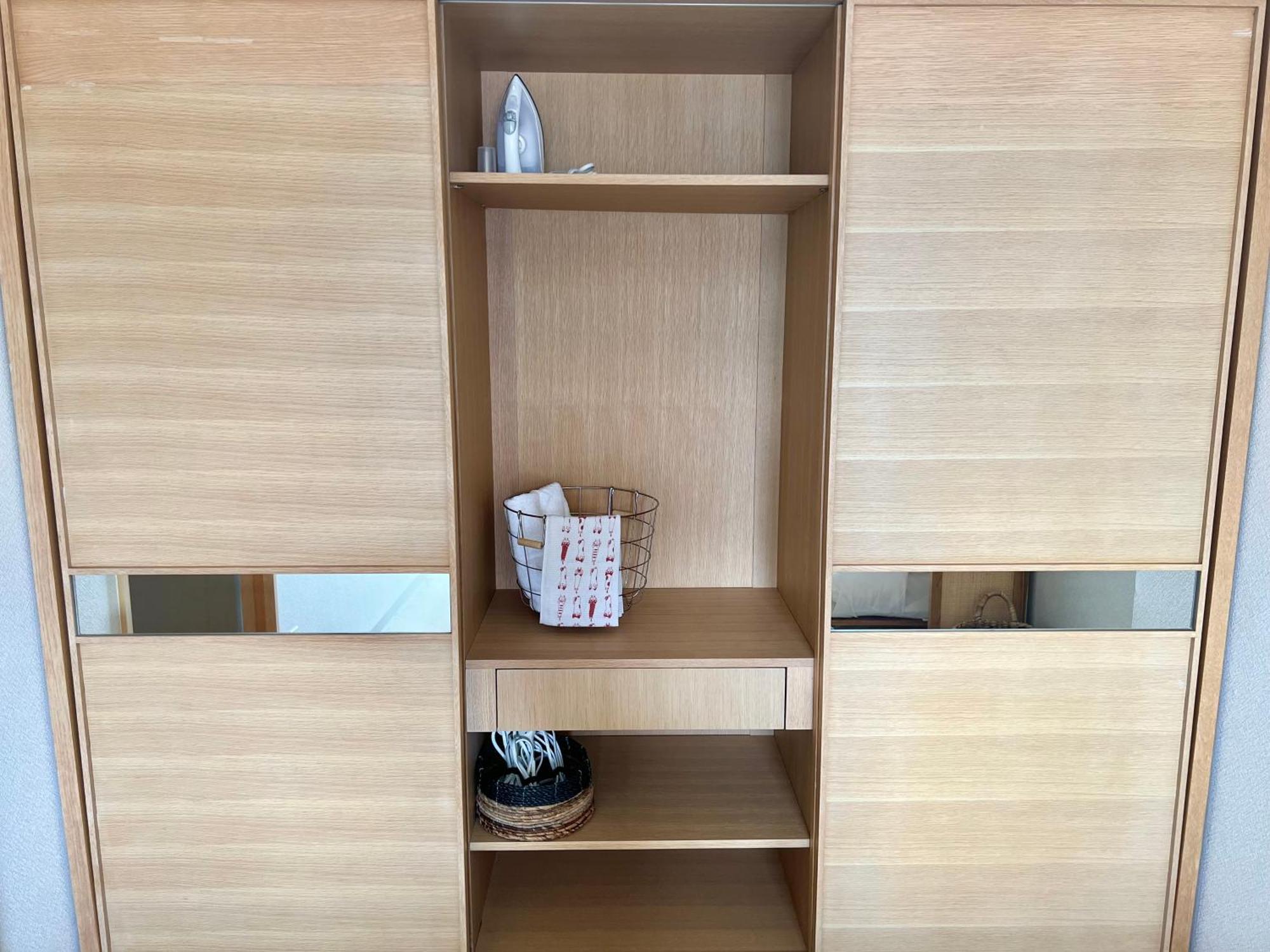 Ams Tower Apartment