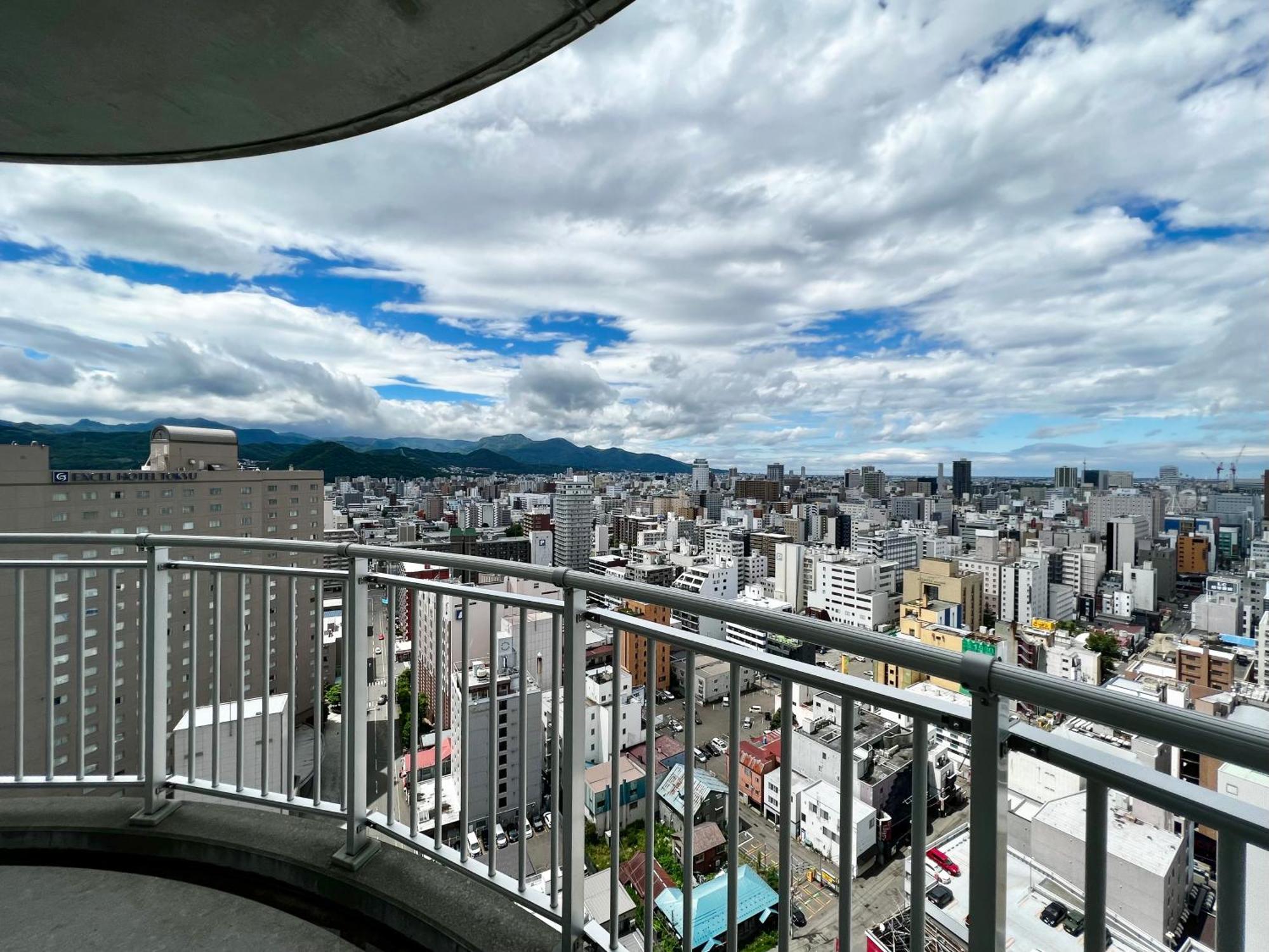 Ams Tower Apartment *