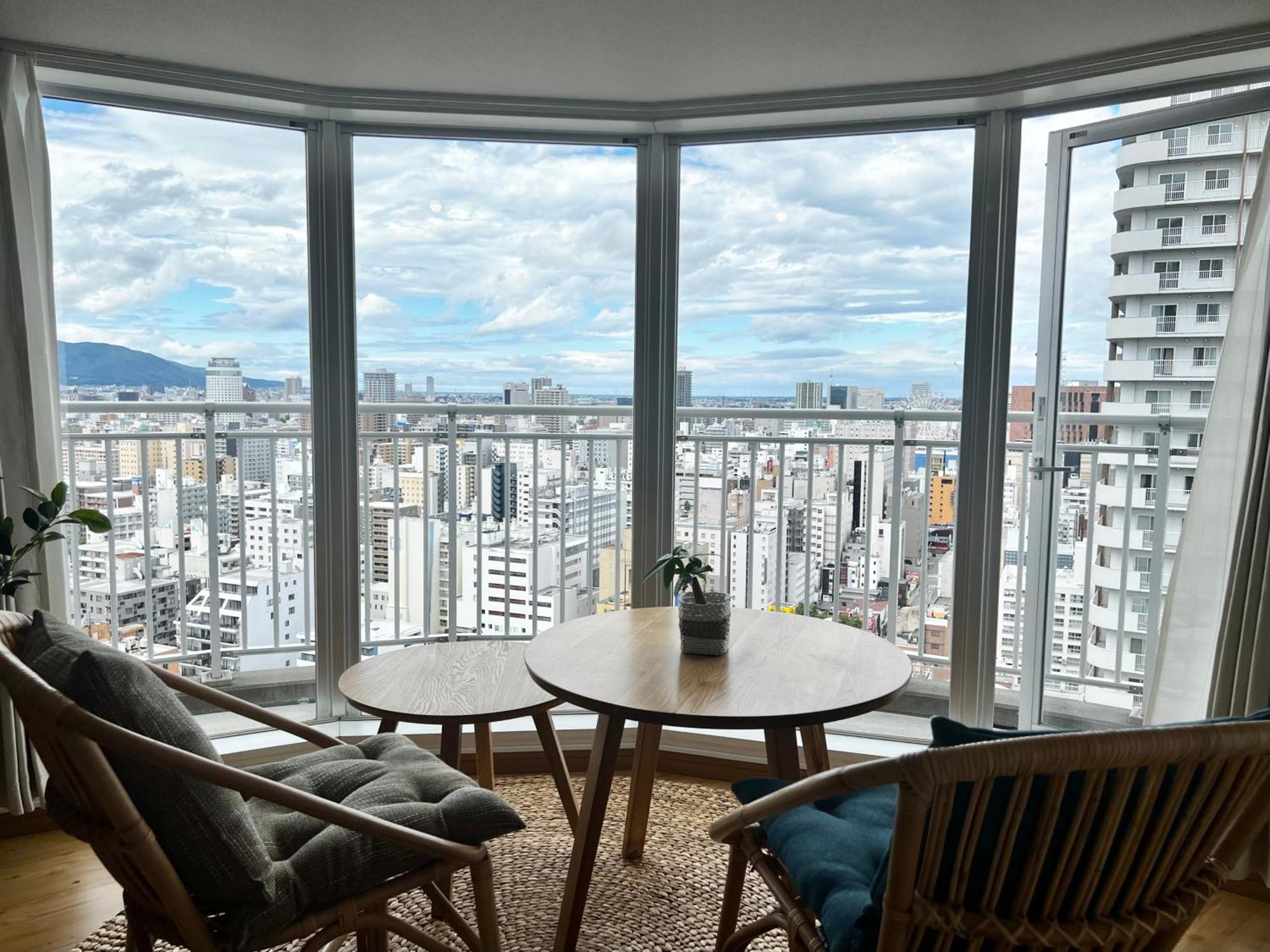 Ams Tower Apartment