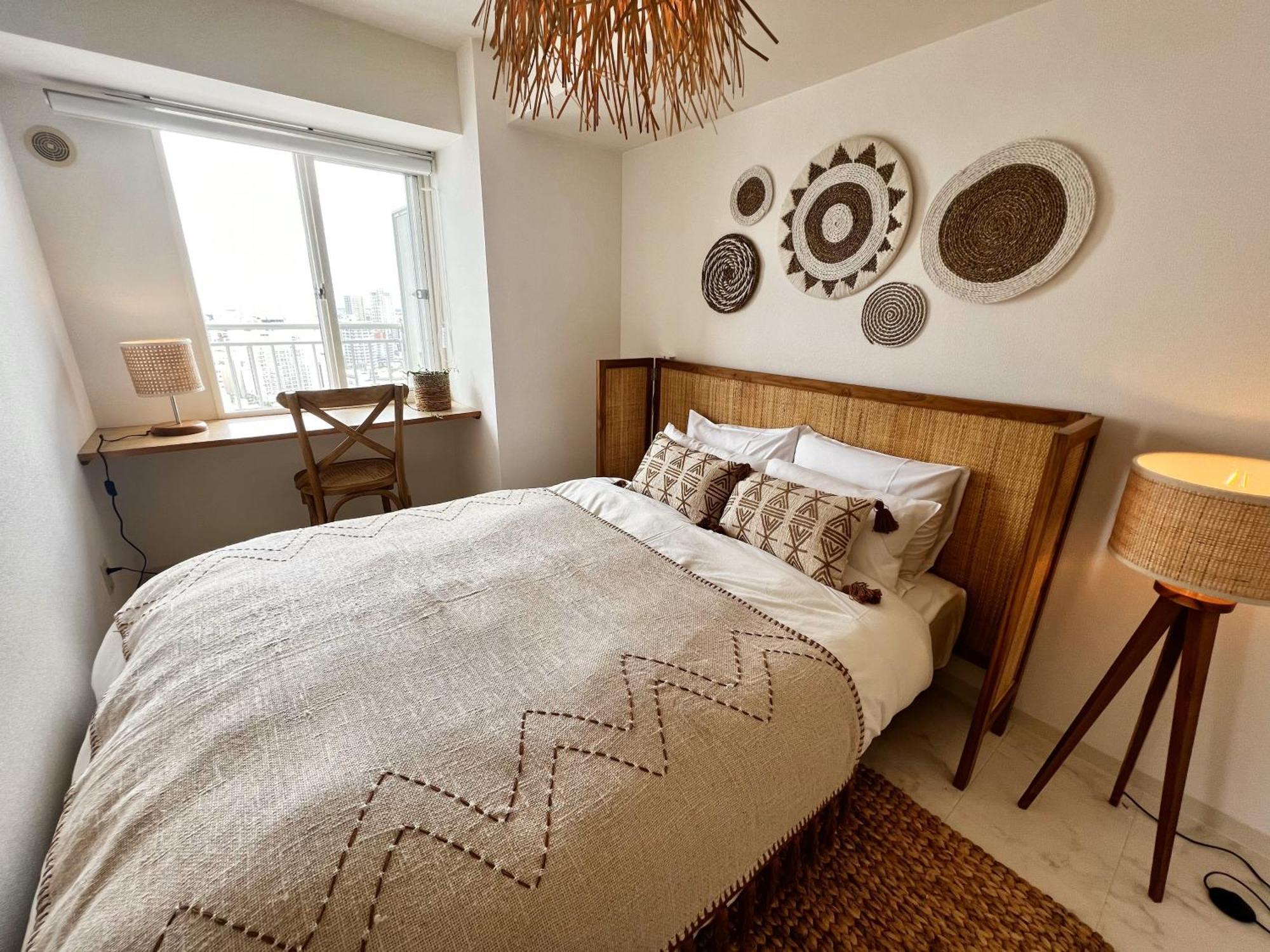 Ams Tower Apartment